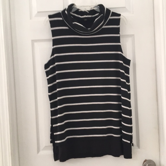 🌻 Black & white striped sleeveless tunic. - Picture 1 of 2